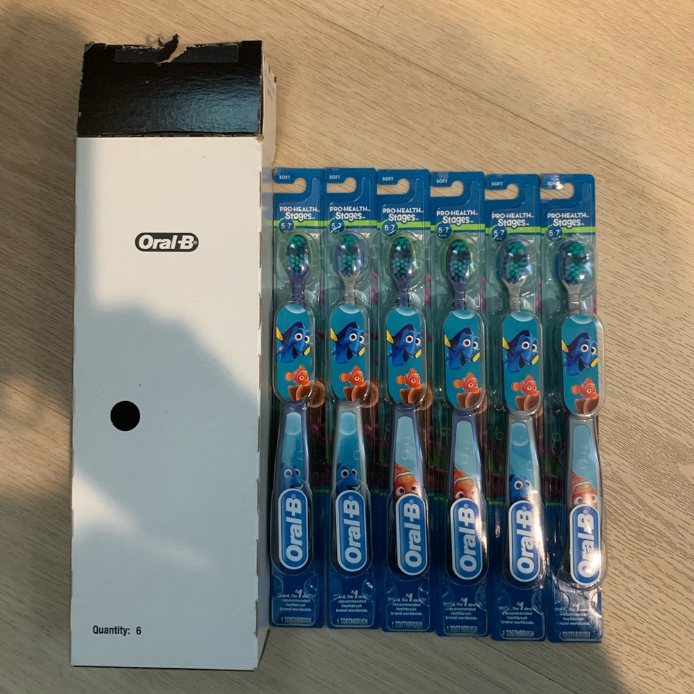 12 Kids Toothbrushes